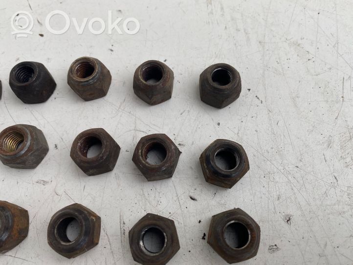 Toyota Previa (XR30, XR40) II Nuts/bolts 