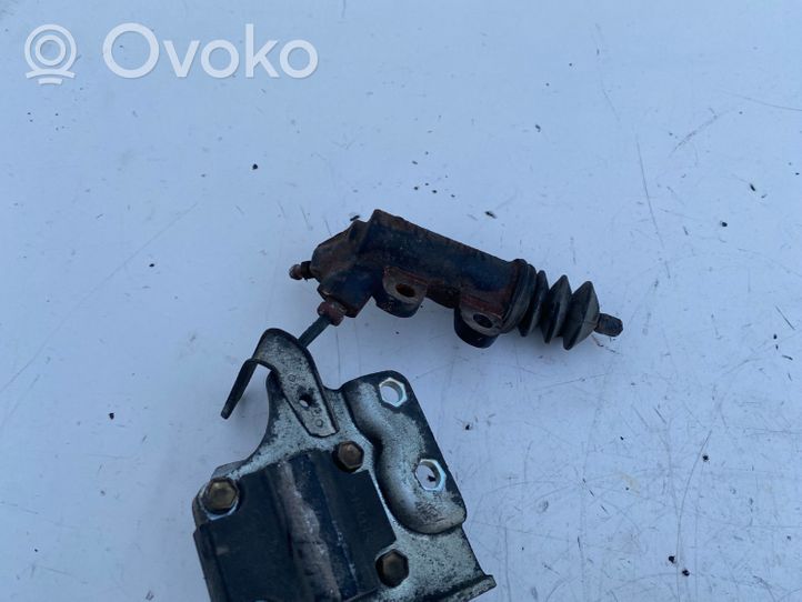 Toyota Corolla Verso E121 Clutch slave cylinder 