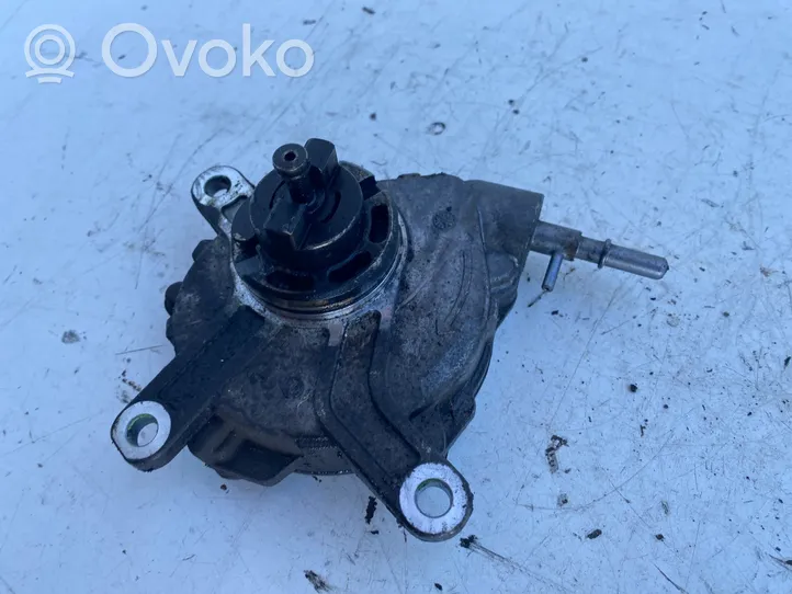 Toyota Avensis T250 Pompe à vide 18100775