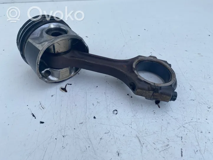 Toyota Avensis T250 Piston 16436