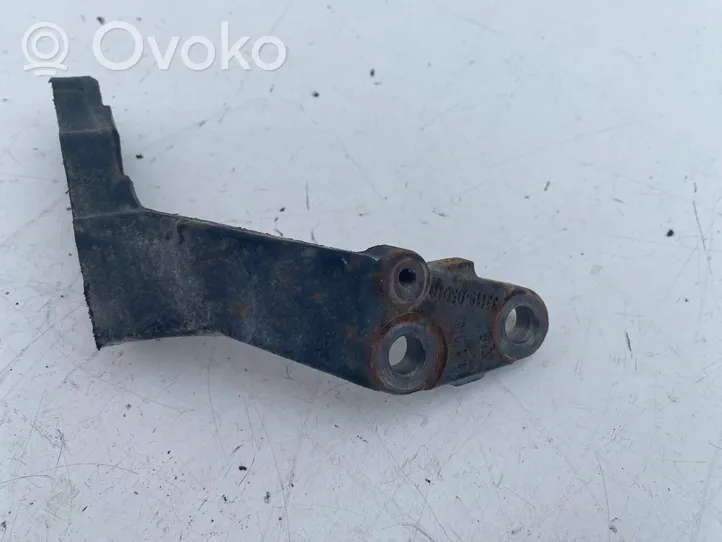 Toyota Avensis T250 Engine mounting bracket 3311905010