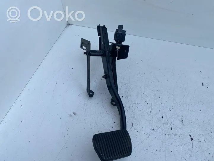 Volvo V70 Pedal de freno 8622064