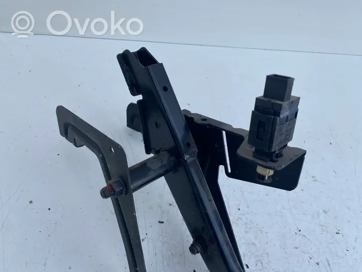 Volvo V70 Pedal de freno 8622064