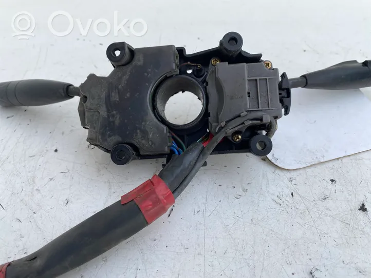 Toyota Corolla E90 Leva/interruttore dell’indicatore di direzione e tergicristallo 843101A440