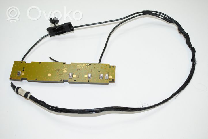 Volkswagen Jetta III GPS-pystyantenni 1K5035532A