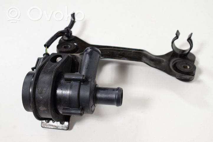 Volvo V40 Pompe à eau de liquide de refroidissement 31320347