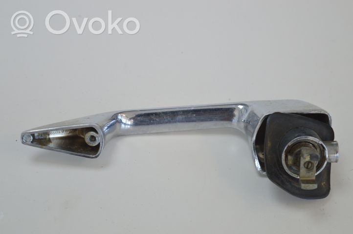 Mercedes-Benz COMPAKT W115 Etuoven ulkokahva 1157660201