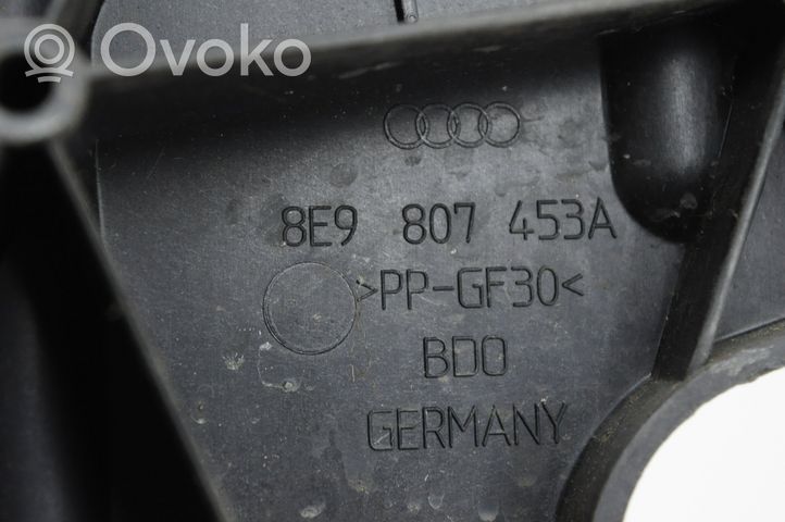 Audi A4 S4 B7 8E 8H Kampinės bamperio dalies laikiklis 8E9807453A