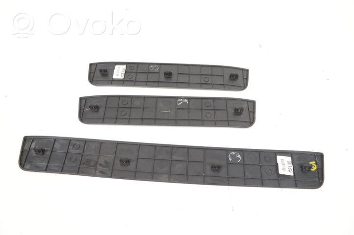 Hyundai Santa Fe Garniture de protection de seuil intérieur 858952B000