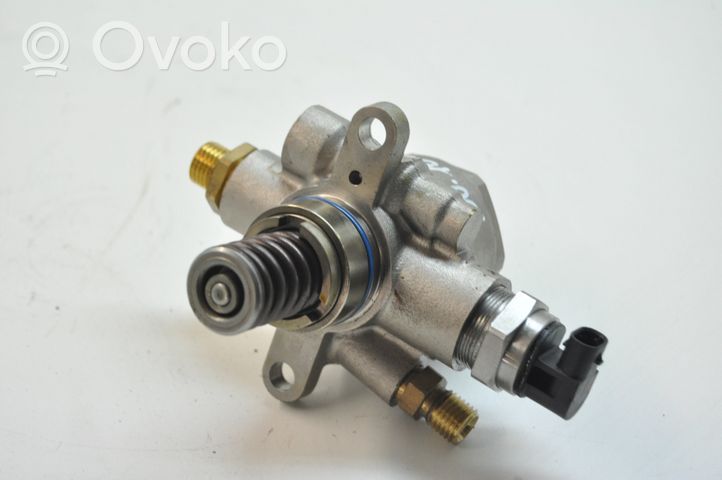 Audi Q7 4M Fuel injection high pressure pump 06M127026H