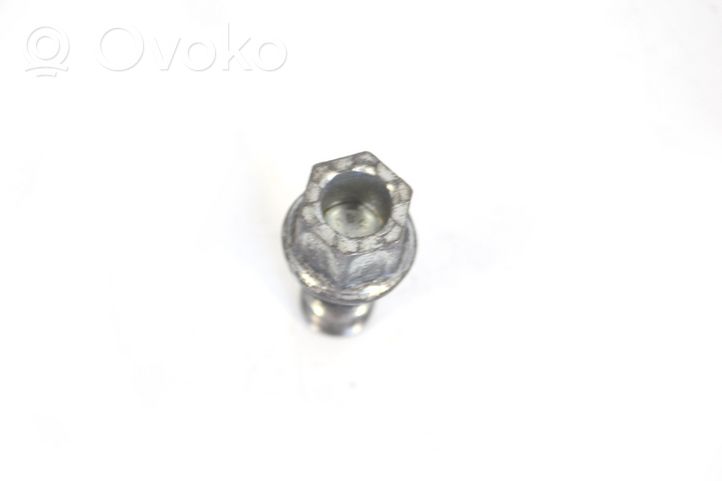 Volkswagen Caddy Nuts/bolts 