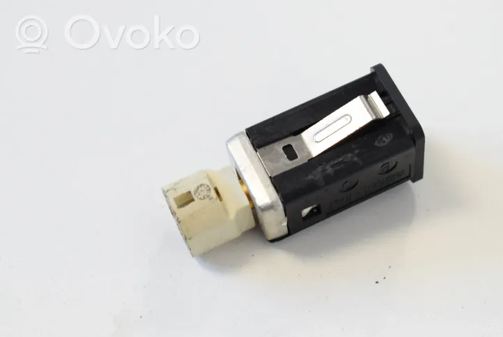 BMW 7 F01 F02 F03 F04 Câble adaptateur AUX 9167196