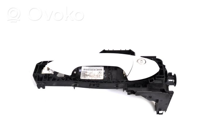 Mercedes-Benz SLK R172 Etuoven ulkokahva A2047601734