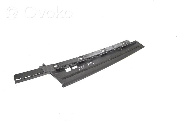 BMW 2 F45 Moulure de vitre de la porte avant 7373922