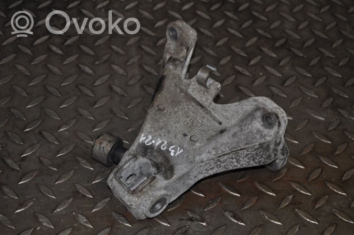 BMW 4 F32 F33 Supporto di montaggio del motore (usato) 6870608