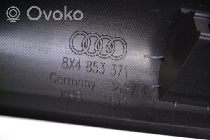 Audi A1 Takaoven kynnyksen suojalista 8X4853371