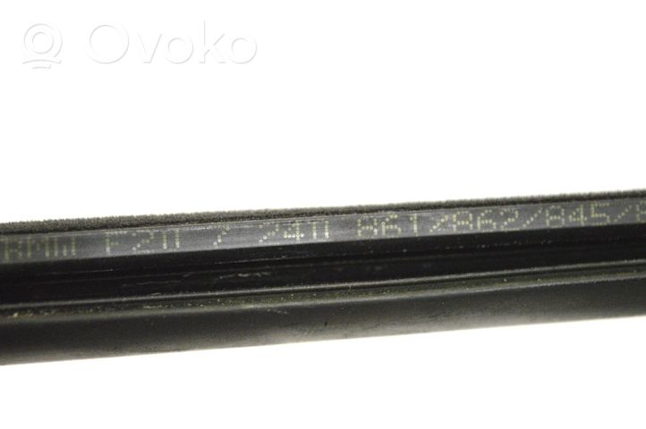 BMW 1 F20 F21 Listwa / Uszczelka szyby drzwi 7240861