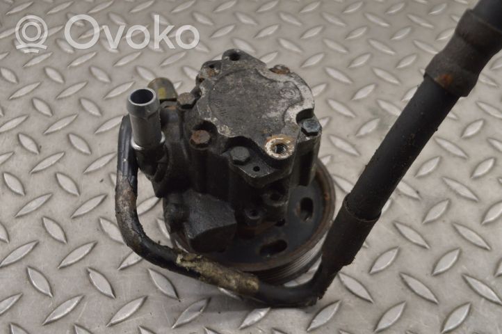 Audi TT Mk1 Ohjaustehostimen pumppu 8N0145154A