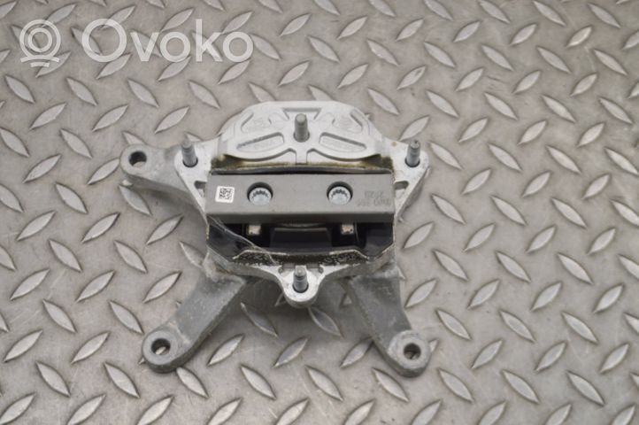 Audi A4 S4 B9 Supporto della scatola del cambio 8K0399118C