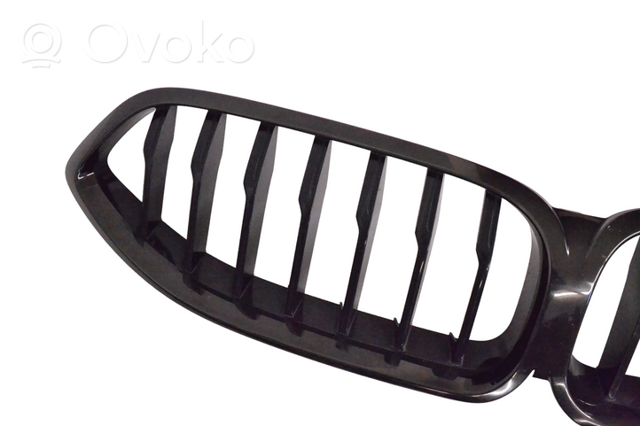 BMW 8 G15 Maskownica / Grill / Atrapa górna chłodnicy 19297610