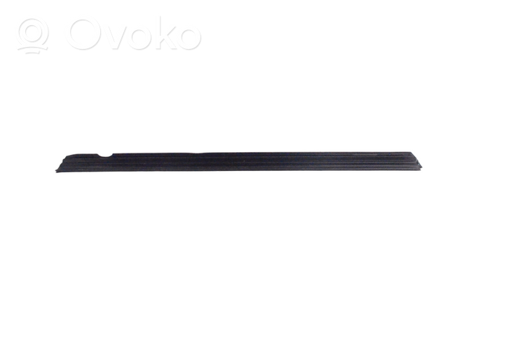 Mercedes-Benz C W204 Rivestimento del vetro della portiera 389966901