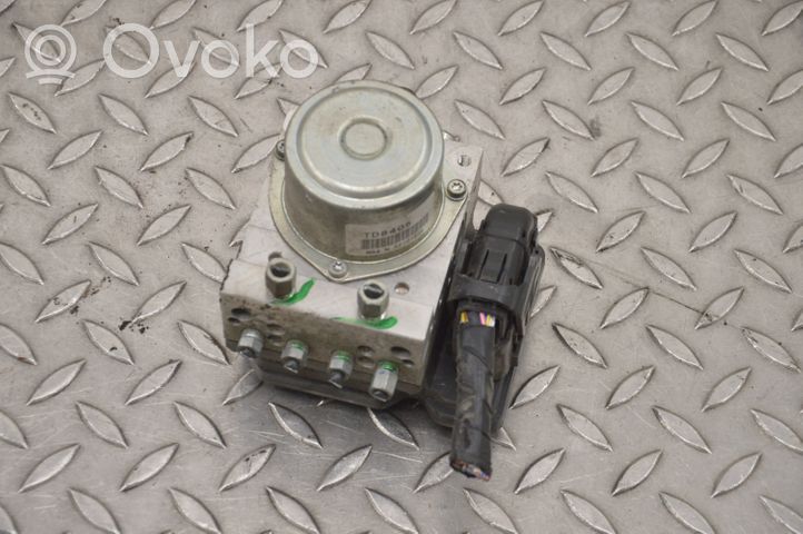 Nissan Juke I F15 Pompe ABS TD8405