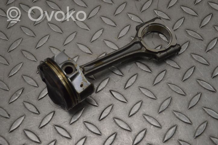 Peugeot 208 Piston 9807260380