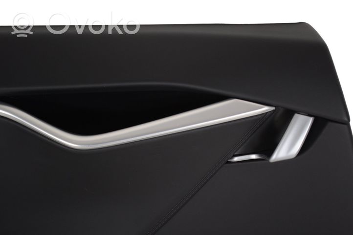 Tesla Model S Boczki / Poszycie drzwi tylnych 