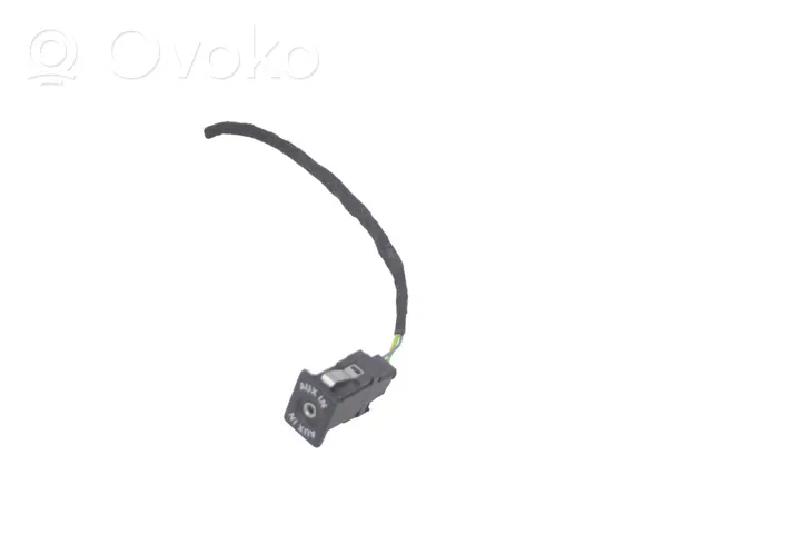 Volkswagen Beetle A5 Connettore plug in USB 5M0035724