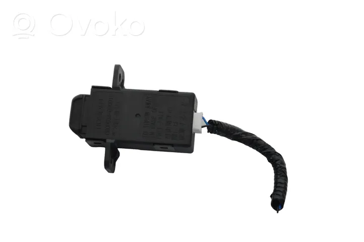 Nissan Juke II F16 USB-pistokeliitin CBC0033030010