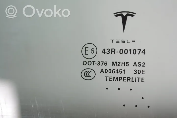 Tesla Model S Takaovi 