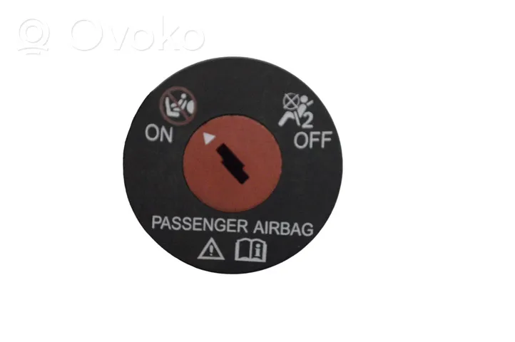 Suzuki Vitara (LY) Interruptor de encendido/apagado del airbag de pasajero 3897052K00