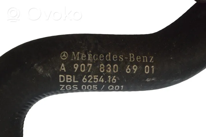 Mercedes-Benz Sprinter W907 W910 Tubo flessibile del liquido di raffreddamento del motore A9078306901