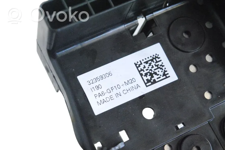 Volvo XC40 Saugiklių dėžė (komplektas) 32359306