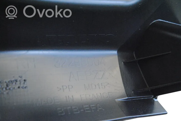 Volvo XC40 Moldura protectora del borde trasero 32296004