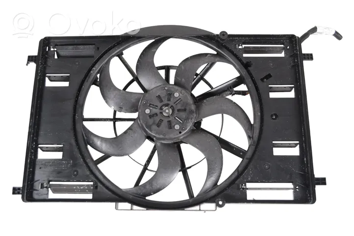 Volvo XC40 Convogliatore ventilatore raffreddamento del radiatore 8892136124