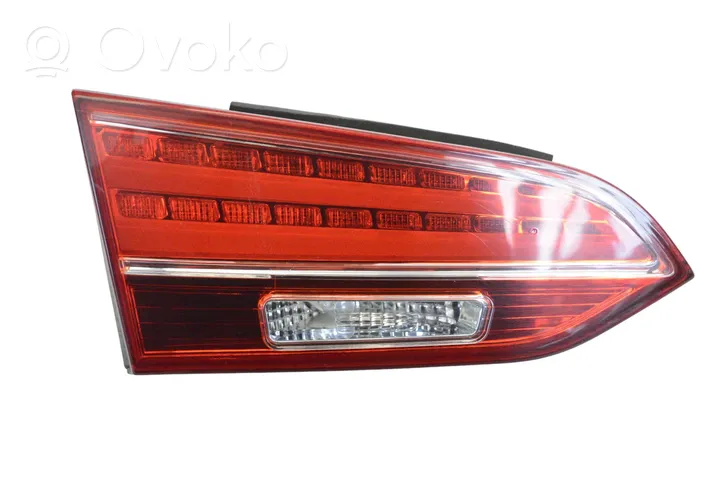 Hyundai Santa Fe Lampy tylnej klapy bagażnika 924052W1