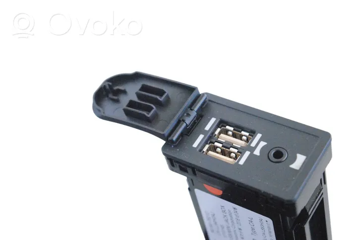 Lexus RX 450H Connettore plug in USB 8619078010