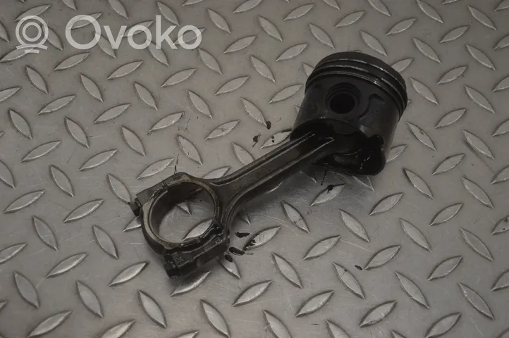 Fiat Punto (199) Piston 2239