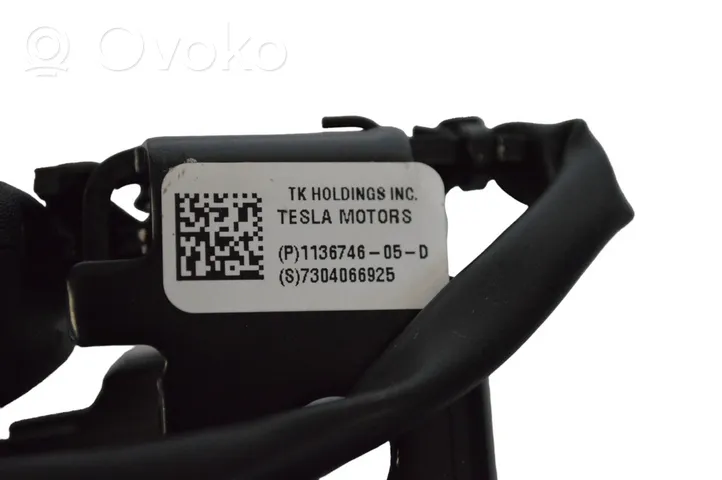 Tesla Model X Hebilla del cinturón del medio (trasero) 113674605D