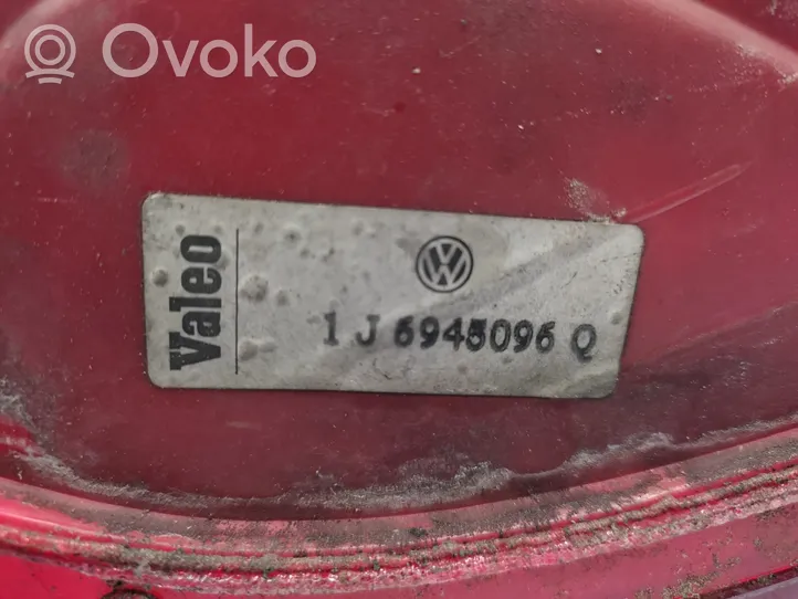 Volkswagen Golf SportWagen Takavalon polttimo 1J6945096Q