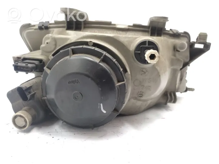 Saab 9000 CS Lampa przednia 4480992