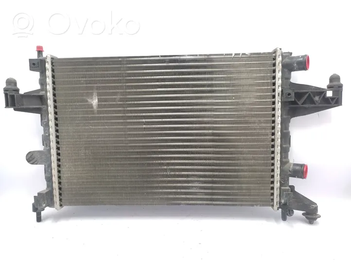 Opel Corsa C Radiateur de refroidissement 9201955