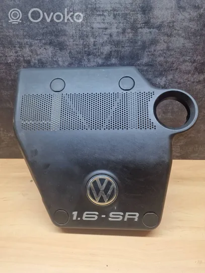 Volkswagen Golf IV Couvercle cache moteur 06A103925AB
