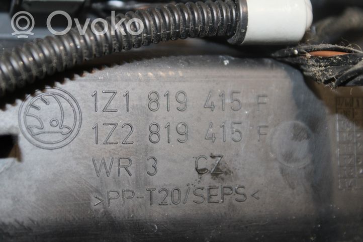 Skoda Octavia Mk2 (1Z) Zierleiste Scheibenwischer 1Z1819415F