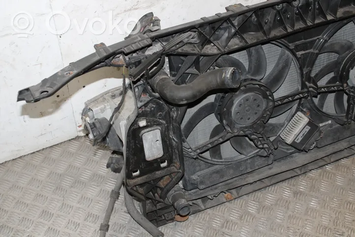 Audi A4 S4 B8 8K Support de radiateur sur cadre face avant 8K0807113D