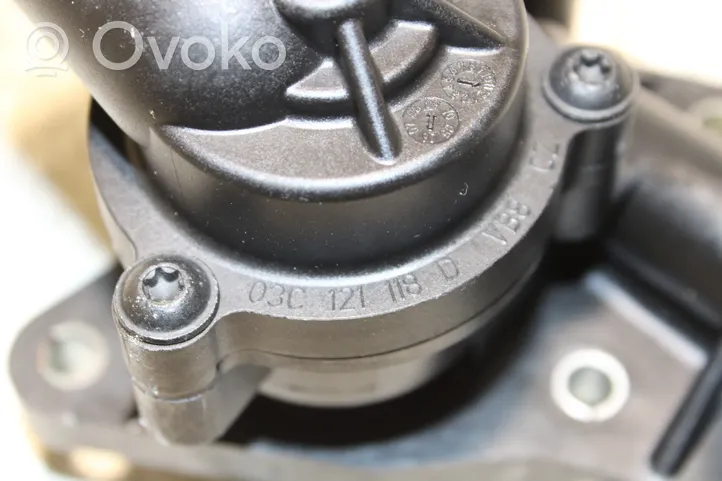 Volkswagen Tiguan Termostat / Obudowa termostatu 03C121026S