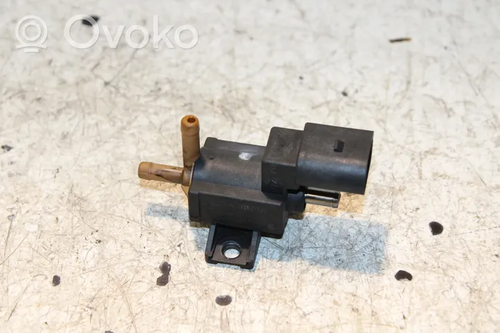 Volkswagen Tiguan Turbo solenoid valve 03C906283B