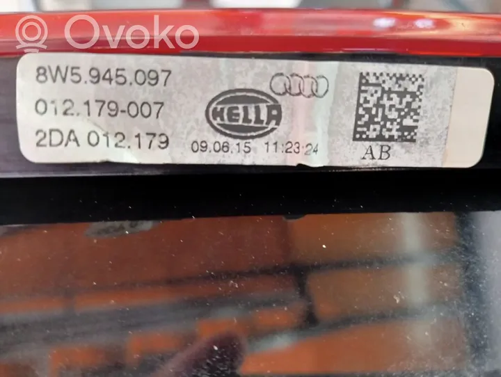 Audi A4 S4 B9 Trzecie światło stop 8W5945097