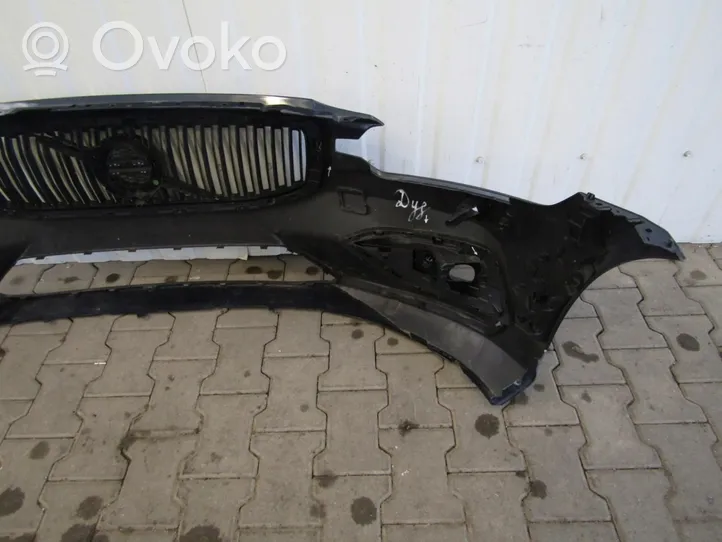 Volvo V60 Zderzak przedni 31690589